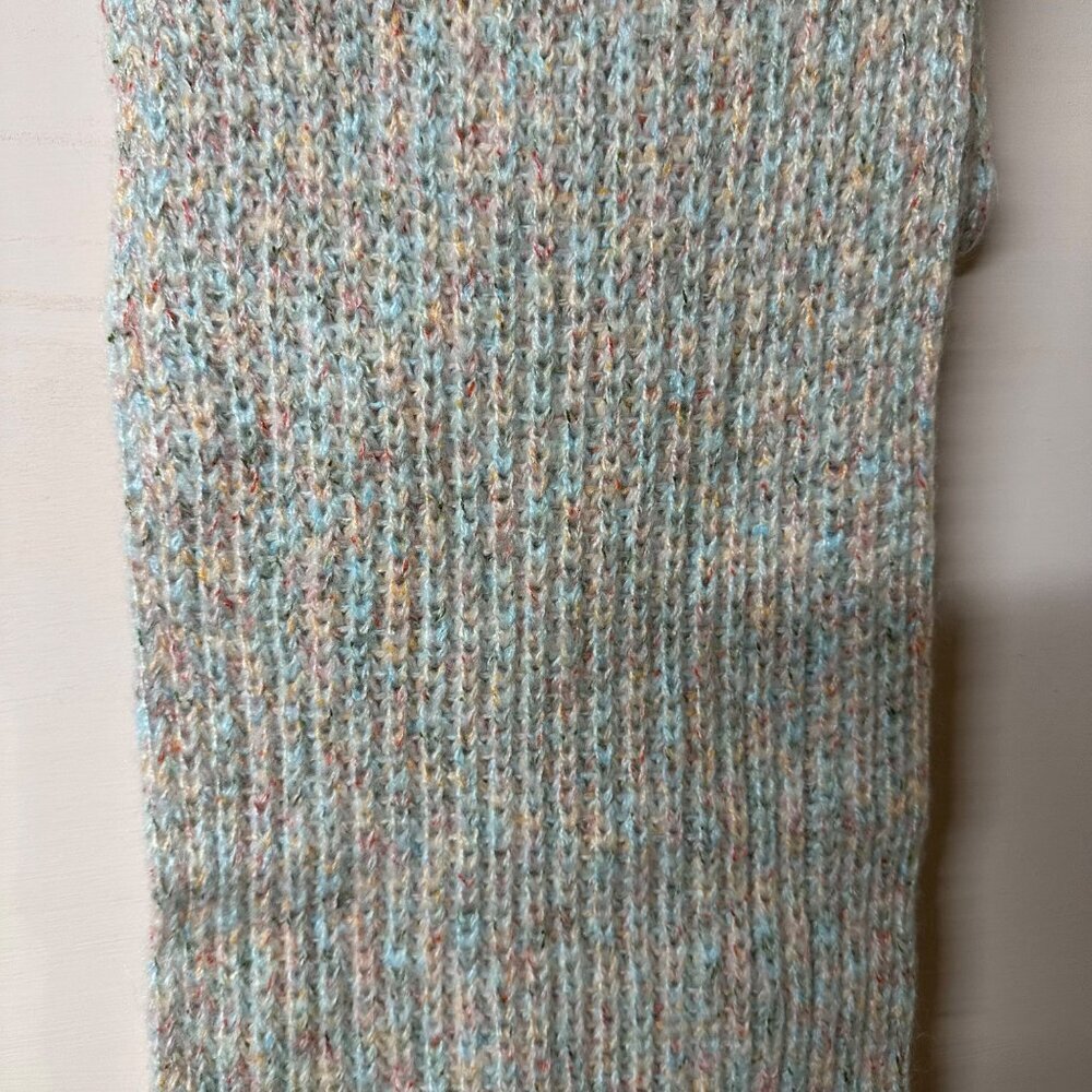 GAP Women’s Scarf One Size NWT Soft Knit Pastel Colors Cozy Winter Wrap ski - Picture 2 of 6